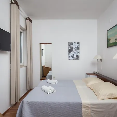 科纳莉可别墅酒店 Mokošica