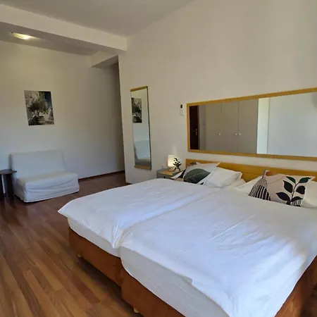 科纳莉可别墅酒店 3* Mokošica
