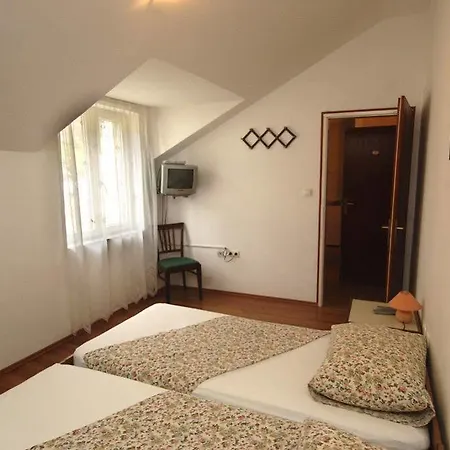 科纳莉可别墅酒店 3* Mokošica